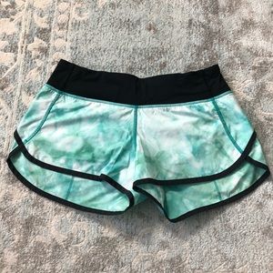 Lululemon Speed Short 2-way Spray Dye Tropics 4